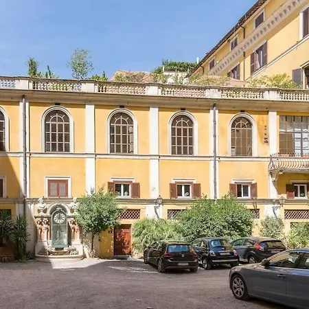 Discover The Pantheon From The Berardi Flat