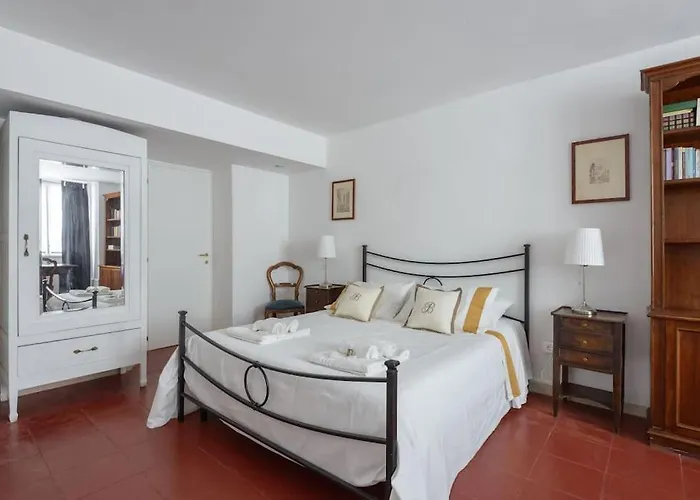 Discover The Pantheon From The Berardi Flat