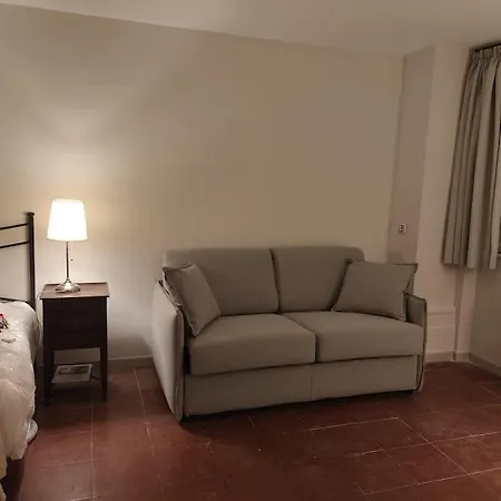 Discover The Pantheon From The Berardi Flat